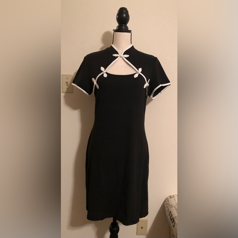Dress; Body on; Mandarin Collar; Frog Button; Black w/White Piping/Trim